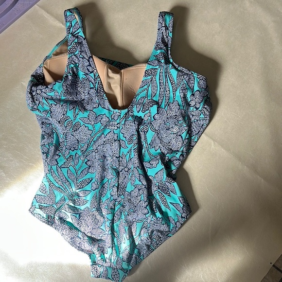 Lands' End Blue Floral One Piece Swimsuit - Picture 5 of 8